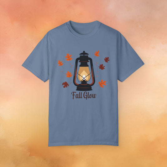 Fall Glow Lantern Graphic Tee, Autumn Lantern T-Shirt, Cute Fall Leaves Shirt, Cozy Fall Vibes Tee, Autumn Season T-Shirt